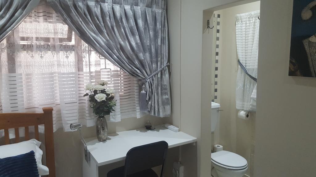Hotel Kings Halt Bloemfontein Esterno foto