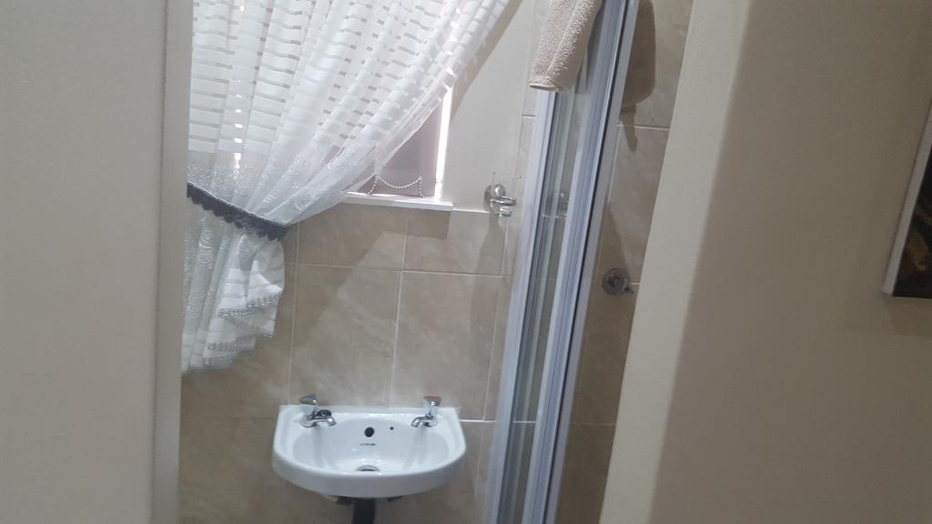 Hotel Kings Halt Bloemfontein Esterno foto